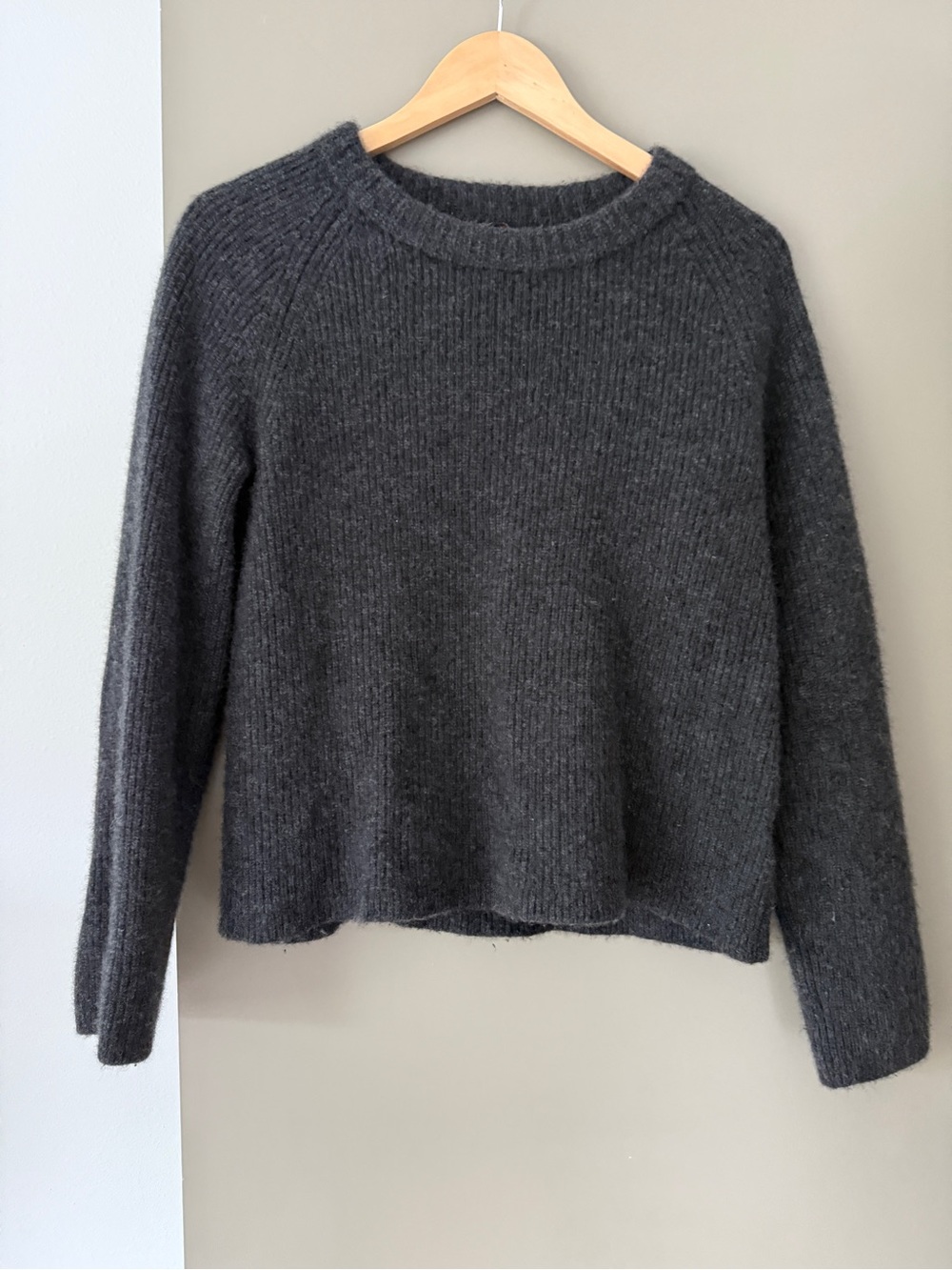 Quince Charcoal Gray Cashmere Fisherman Crewneck Sweater